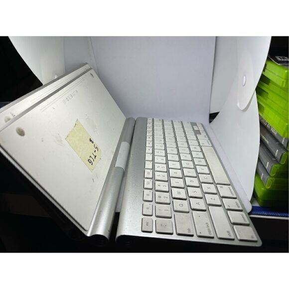 A1314 Lot of 3 Apple Magic keyboards FOR PARTS - Picture 4 of 7